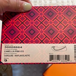 Tory Burch Caroline flat in Camellia pink patent leather with box